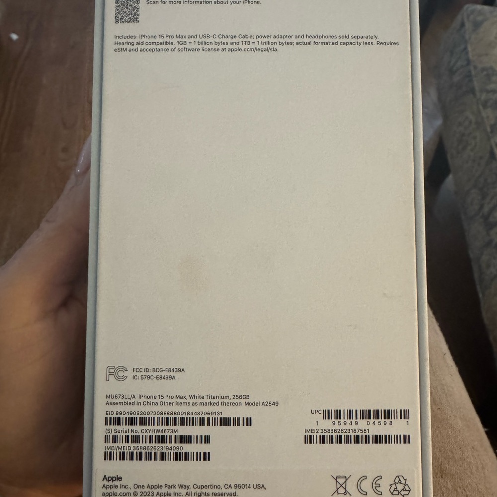 Silver Smartphone - Picture 5 of 13